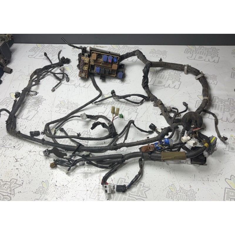 Nissan Stagea C34 S2 A/T Engine Bay Fuse Box Loom Nissan Stagea C34 S2 A/T Engine Bay Fuse Box Loom