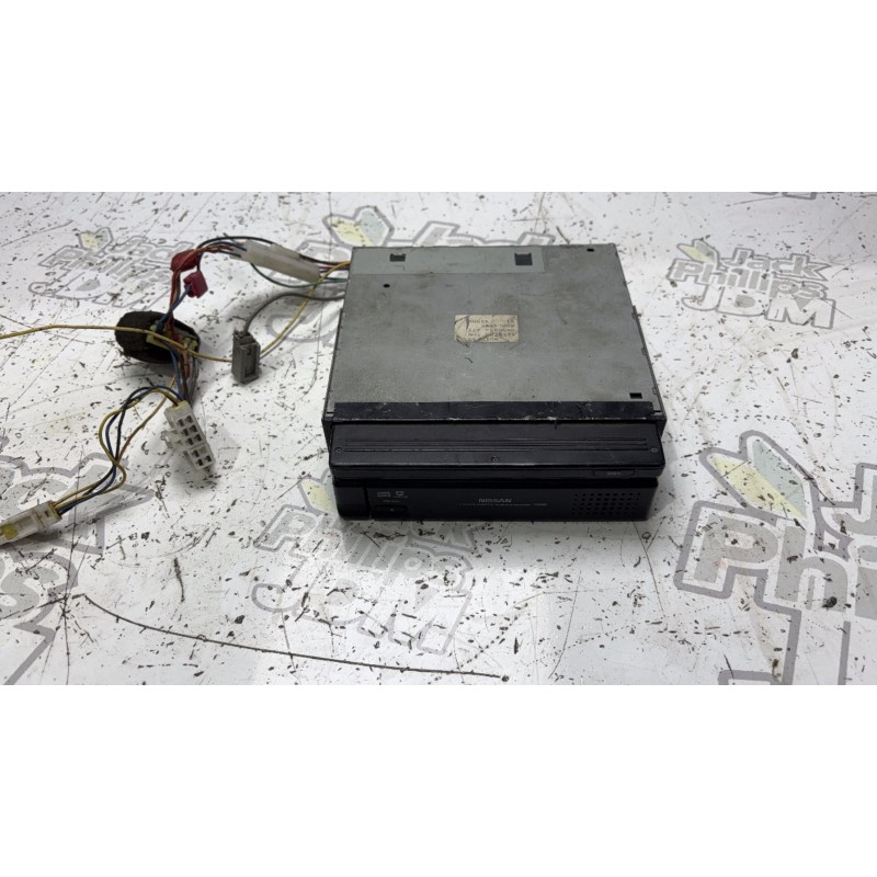 Nissan Clarion 5.8 Wide Monitor/ Hybrid Navigation CW888 Nissan Clarion 5.8 Wide Monitor/ Hybrid Navigation CW888