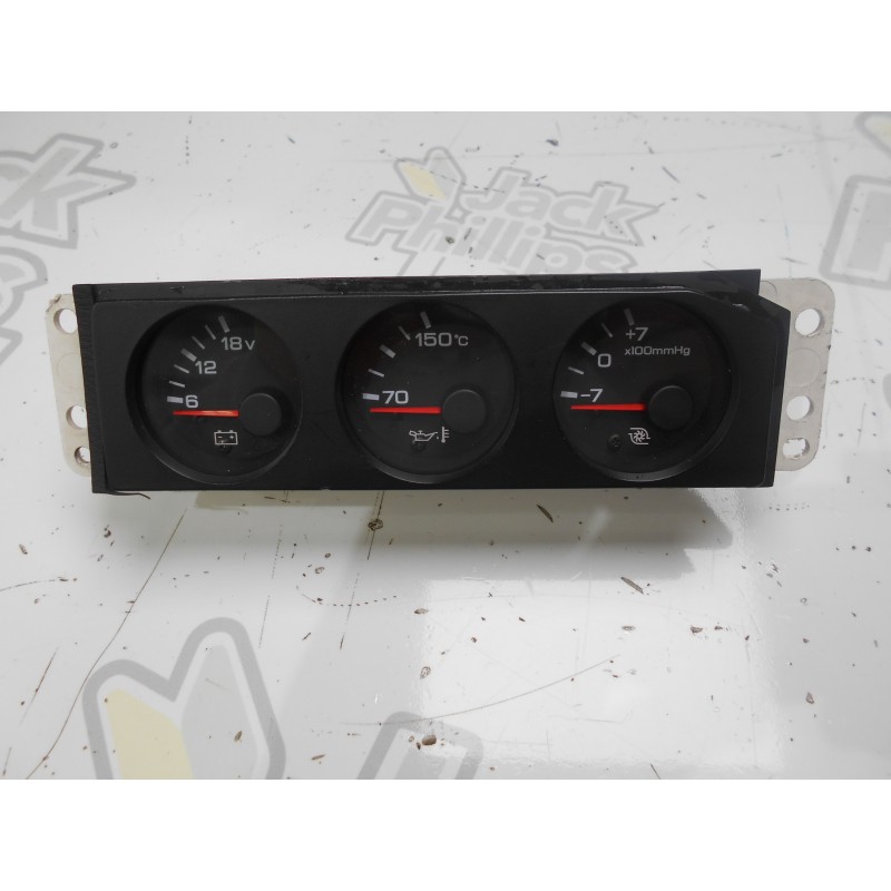 Nissan Skyline R32 GTR Triple Pod Gauges in R33 GTR Housing 05U10