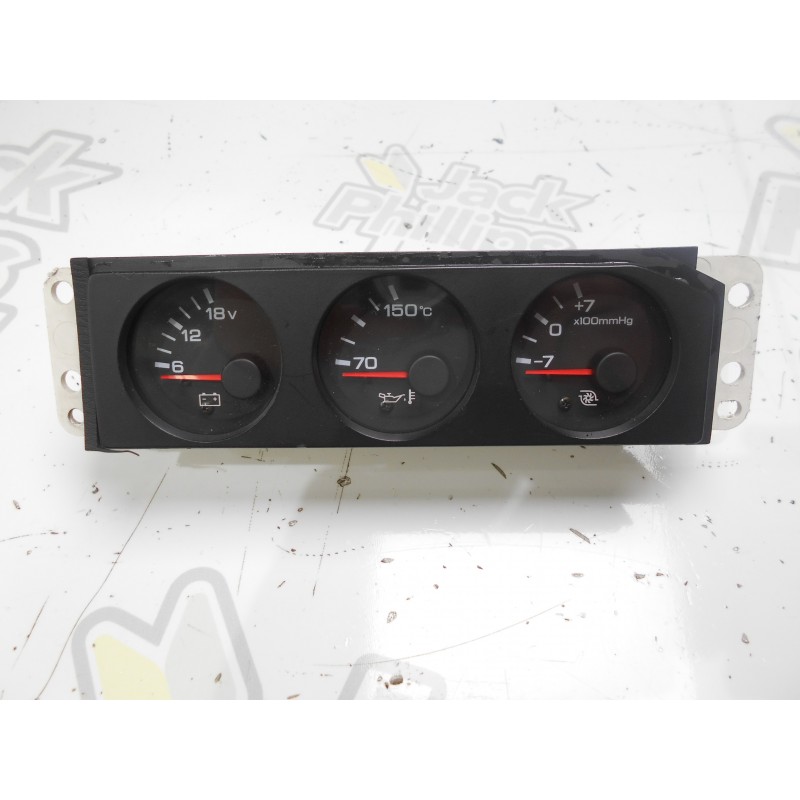 Nissan Skyline R32 GTR Triple Pod Gauges in R33 GTR Housing 05U10