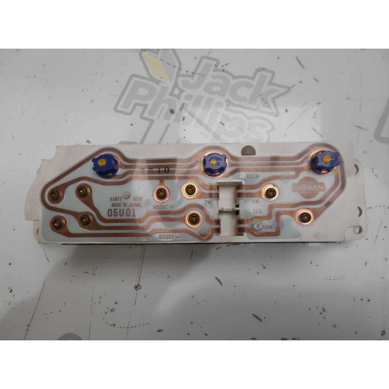 Nissan Skyline R32 GTR Triple Pod Gauges in R33 GTR Housing 05U10